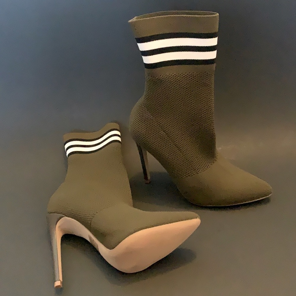 Steve Madden, Century Olive multi color, worn once
